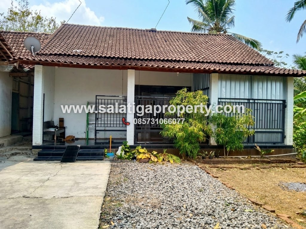 JUAL RUMAH SUASANA DESA DI DEKAT EXIT TOL PATIMURA SALATIGA