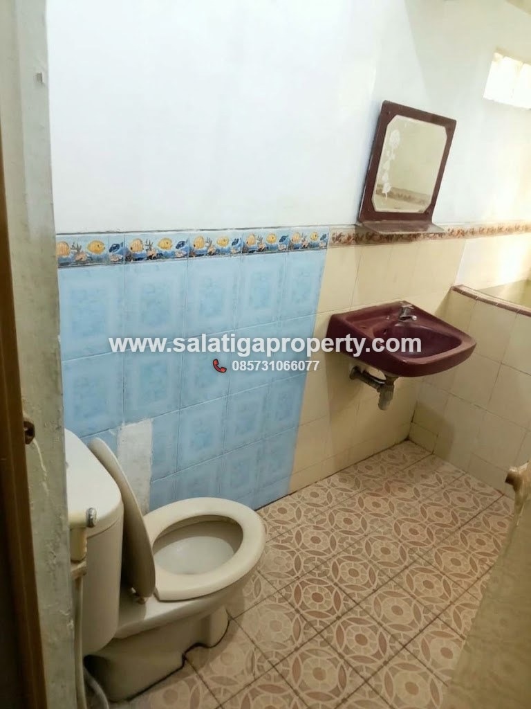 JUAL RUMAH MURAH DI SRATEN DENGAN SISA LAHAN LUAS