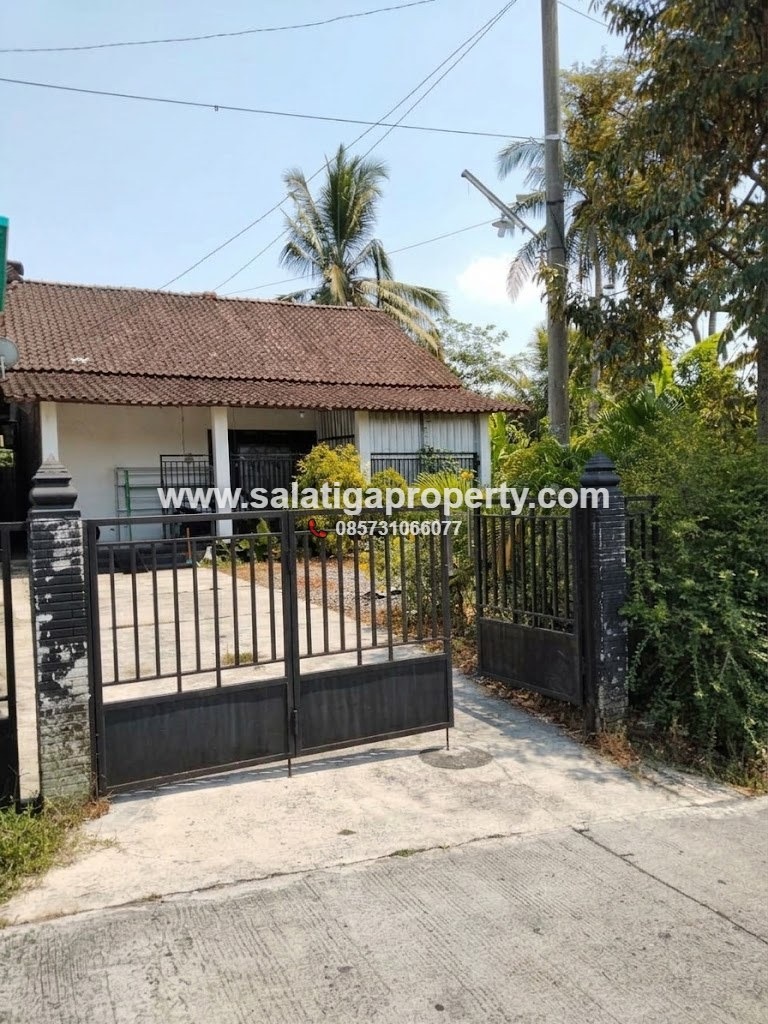 JUAL RUMAH SUASANA DESA DI DEKAT EXIT TOL PATIMURA SALATIGA