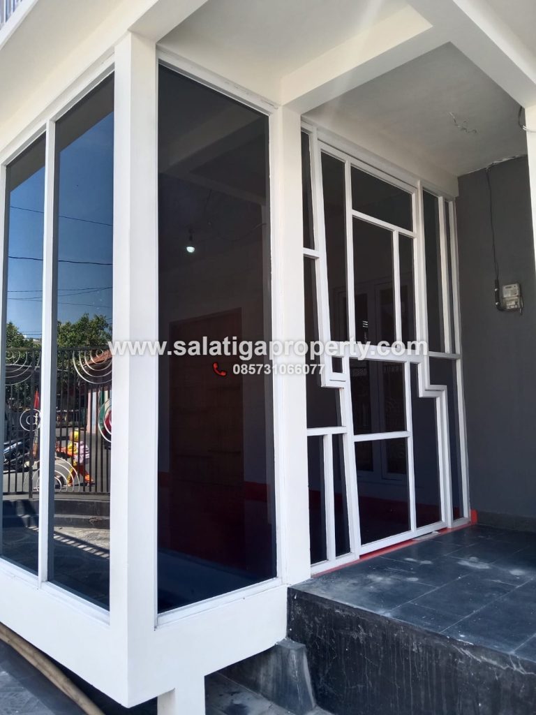 JUAL RUMAH MEWAH UNIK DI KARANGGEDE