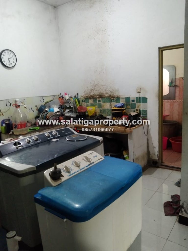 JUAL RUMAH SUASANA DESA DI DEKAT EXIT TOL PATIMURA SALATIGA