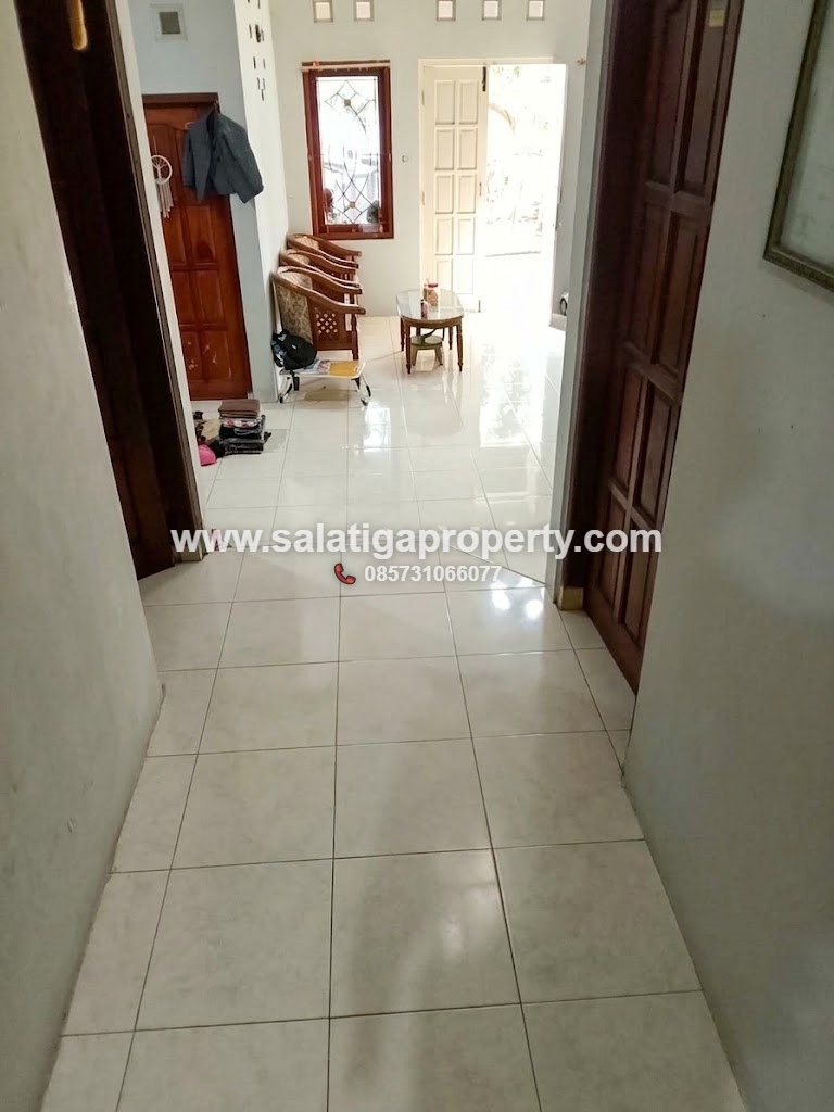 JUAL RUMAH MURAH DI SRATEN DENGAN SISA LAHAN LUAS