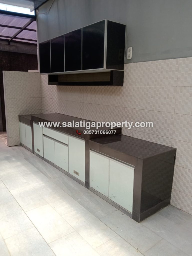 JUAL RUMAH MEWAH UNIK DI KARANGGEDE