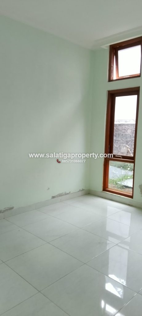 SEWA RUMAH DENGAN VIEW MERBABU DI SALATIGA