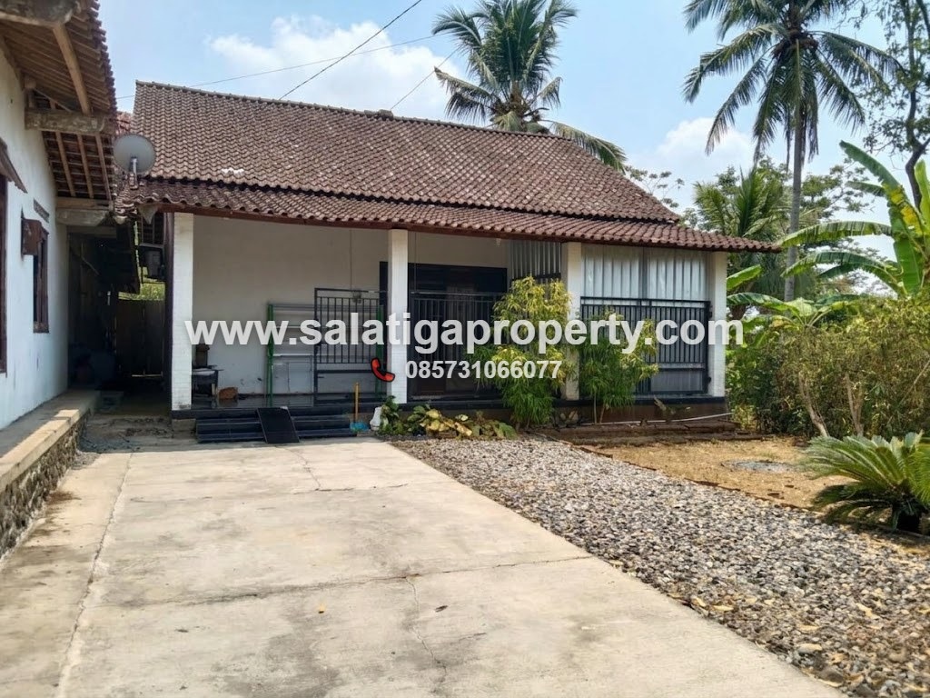 JUAL RUMAH SUASANA DESA DI DEKAT EXIT TOL PATIMURA SALATIGA