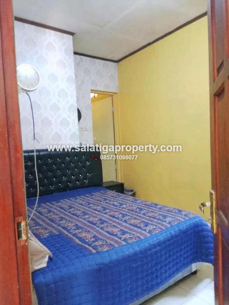 JUAL RUMAH MURAH DI SRATEN DENGAN SISA LAHAN LUAS