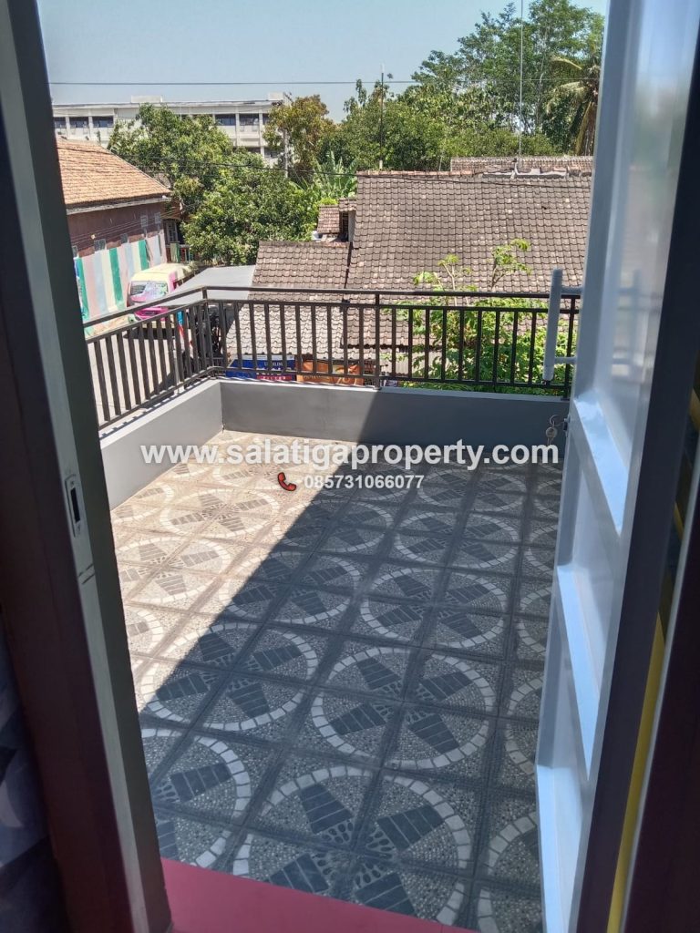 JUAL RUMAH MEWAH UNIK DI KARANGGEDE