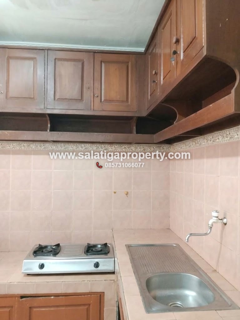JUAL RUMAH MURAH DI SRATEN DENGAN SISA LAHAN LUAS