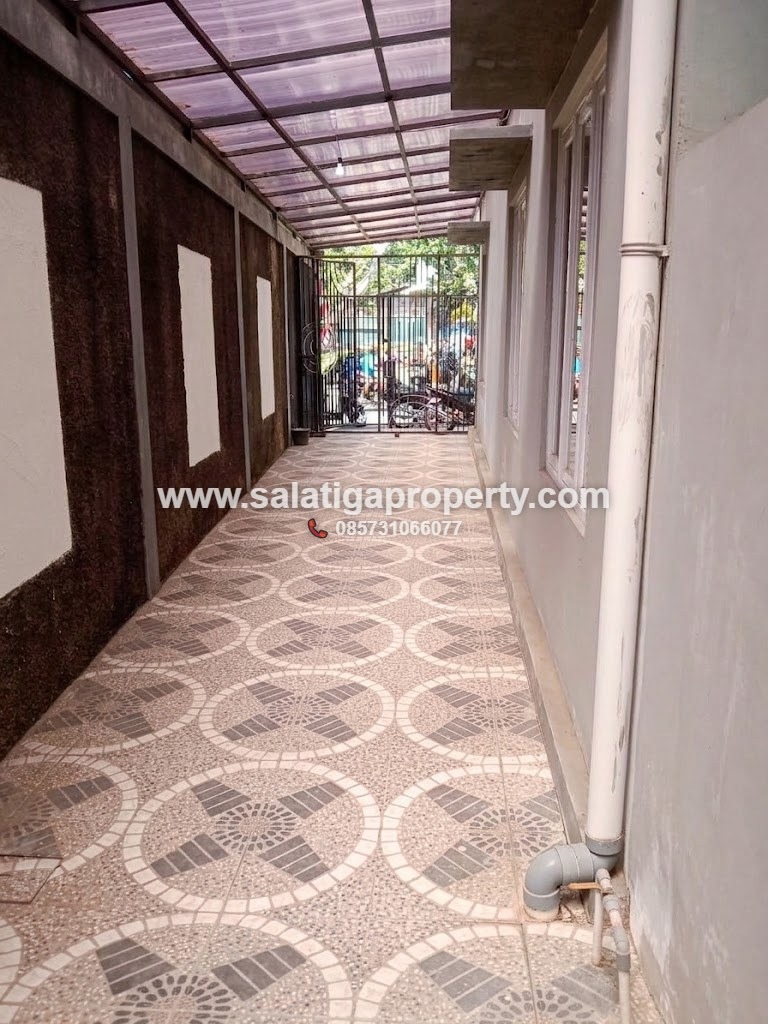JUAL RUMAH MEWAH UNIK DI KARANGGEDE