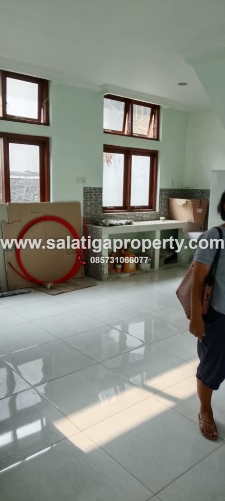 DISEWAKAN RUMAH DENGAN VIEW MERBABU DI SALATIGA