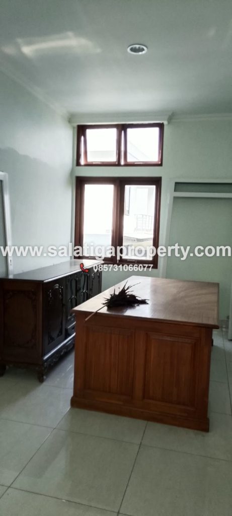 DISEWAKAN RUMAH DENGAN VIEW MERBABU DI SALATIGA