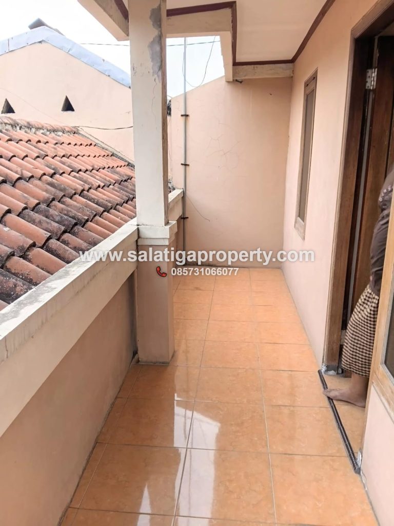 JUAL RUMAH DI CEBONGAN SALATIGA DEKAT JALAN UTAMA