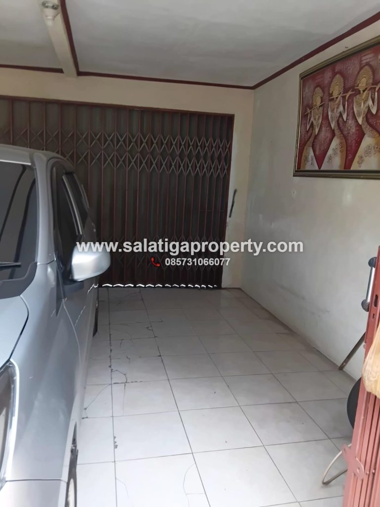 JUAL RUMAH DI CEBONGAN SALATIGA DEKAT JALAN UTAMA