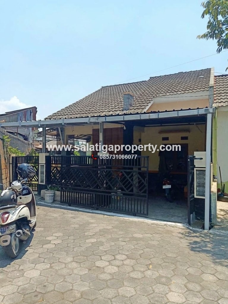 JUAL RUMAH ADA GAZEBO DI BENER KAB. SEMARANG