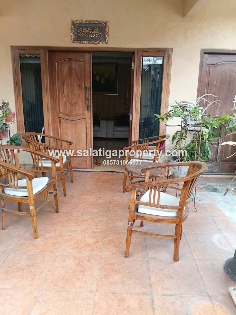 JUAL RUMAH DI CEBONGAN SALATIGA DEKAT JALAN UTAMA