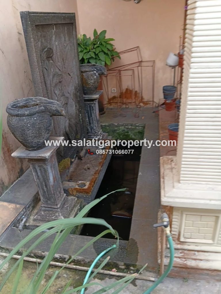 JUAL RUMAH DI CEBONGAN SALATIGA DEKAT JALAN UTAMA
