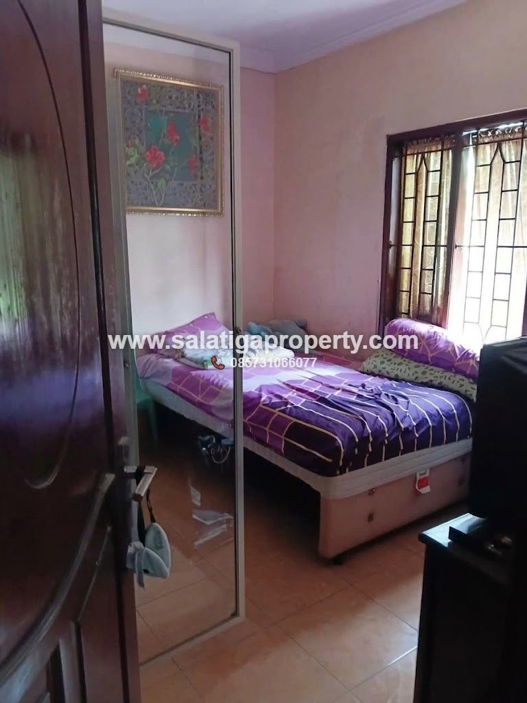 JUAL RUMAH DI CEBONGAN SALATIGA DEKAT JALAN UTAMA